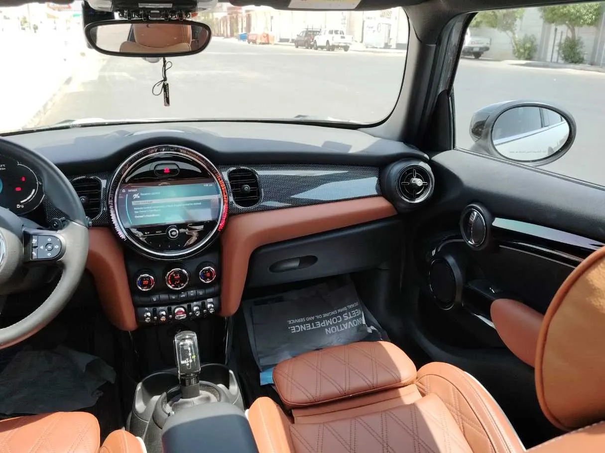 Car image 21