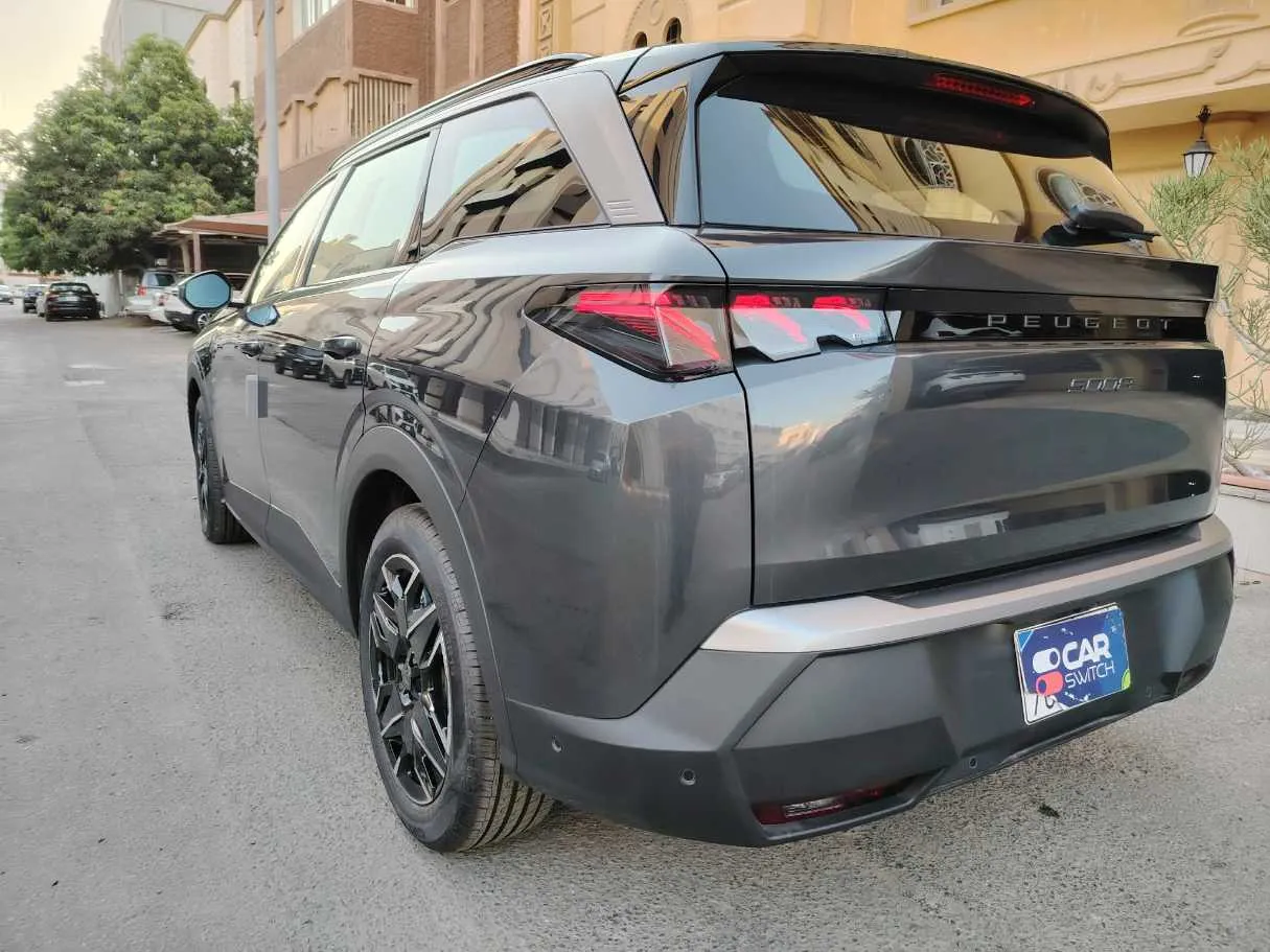 Car image 7