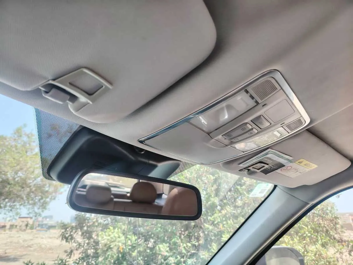 Car image 36