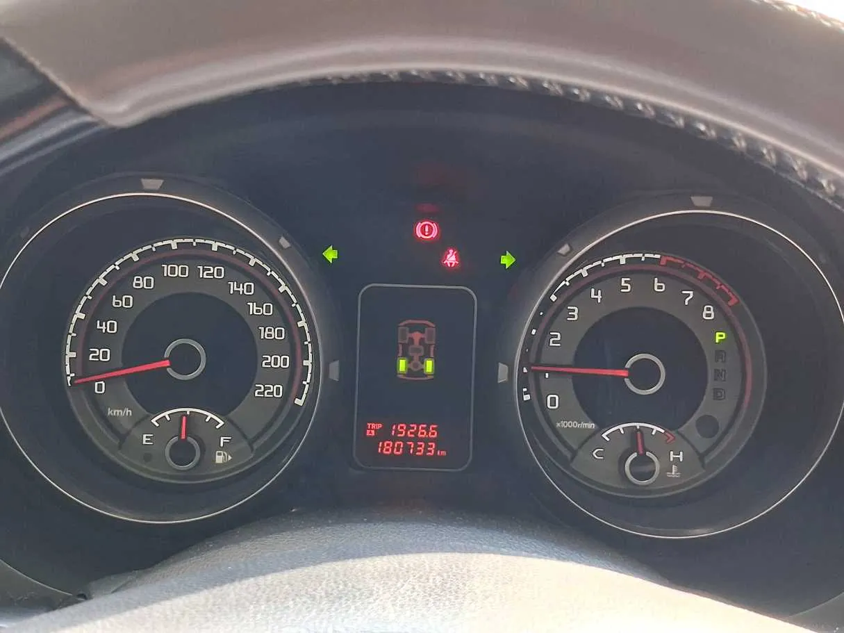 Car image 19
