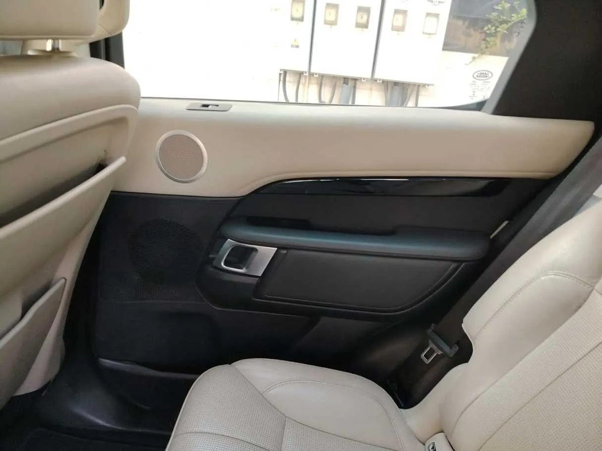 Car image 46
