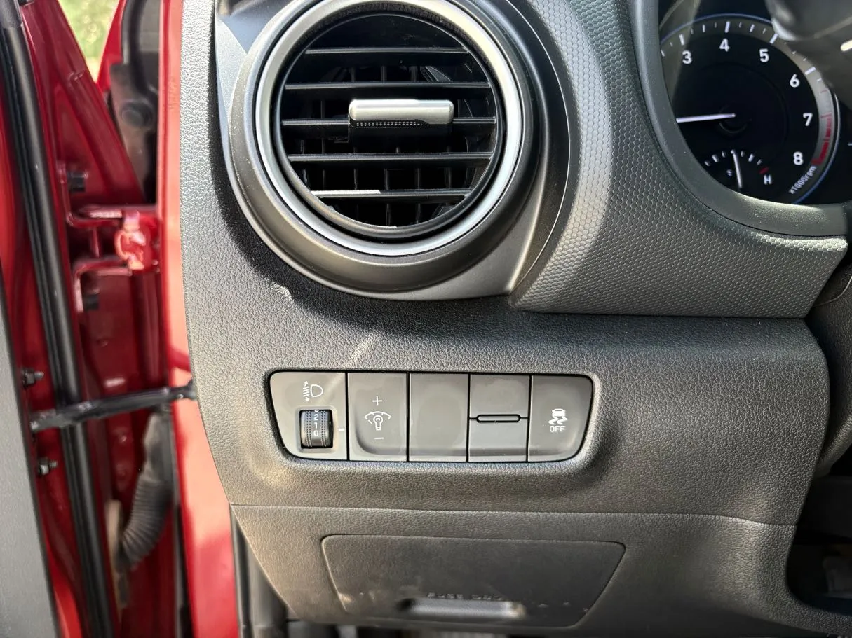 Car image 26