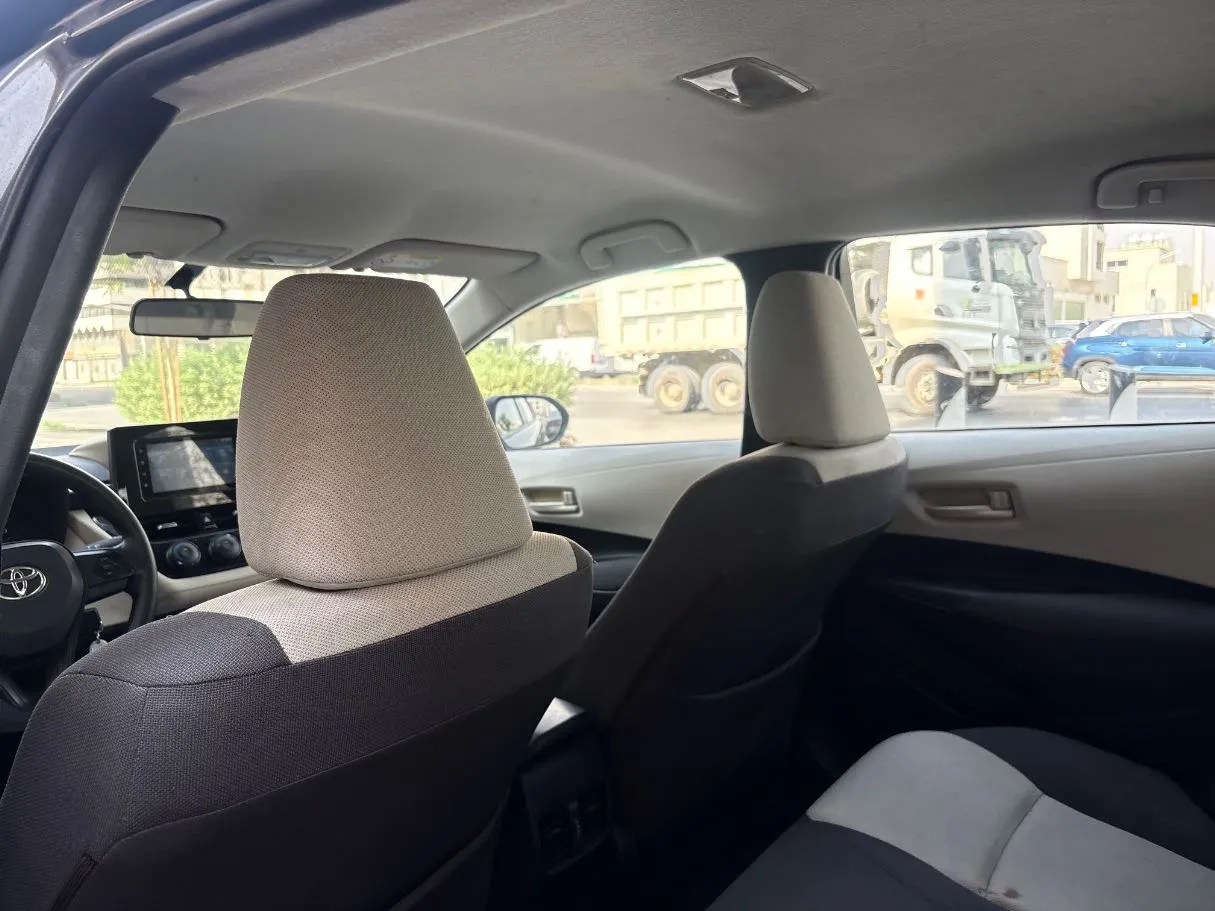 Car image 17