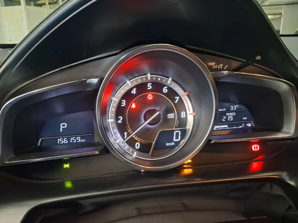 Car image 19