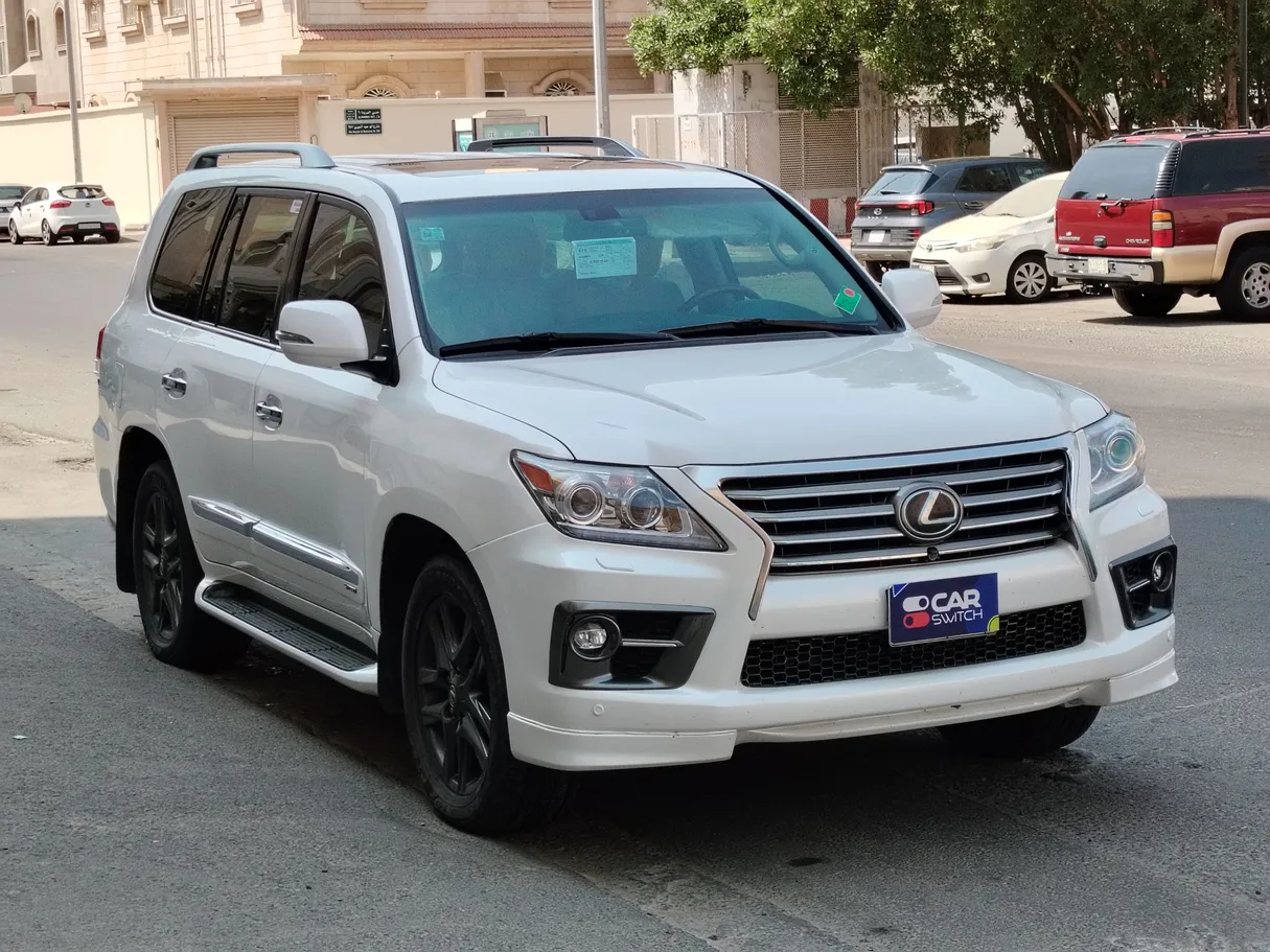 Car image 3