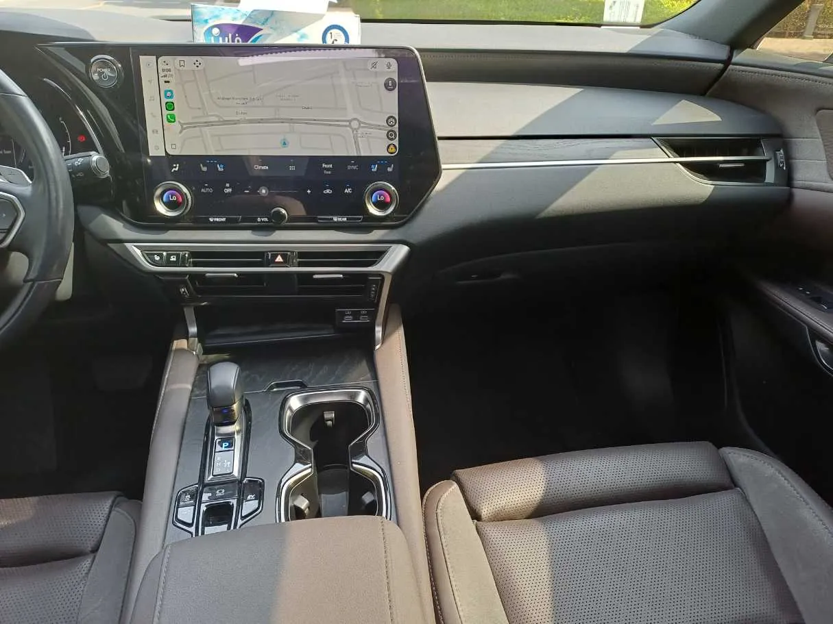 Car image 16