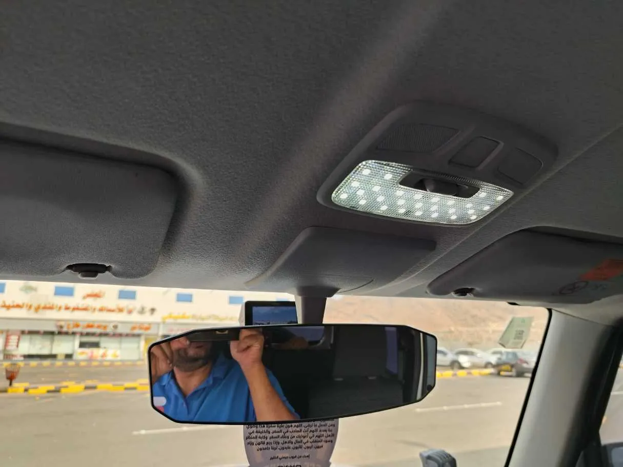 Car image 32