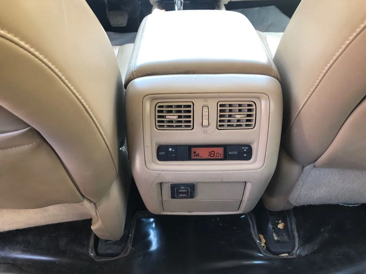Car image 24