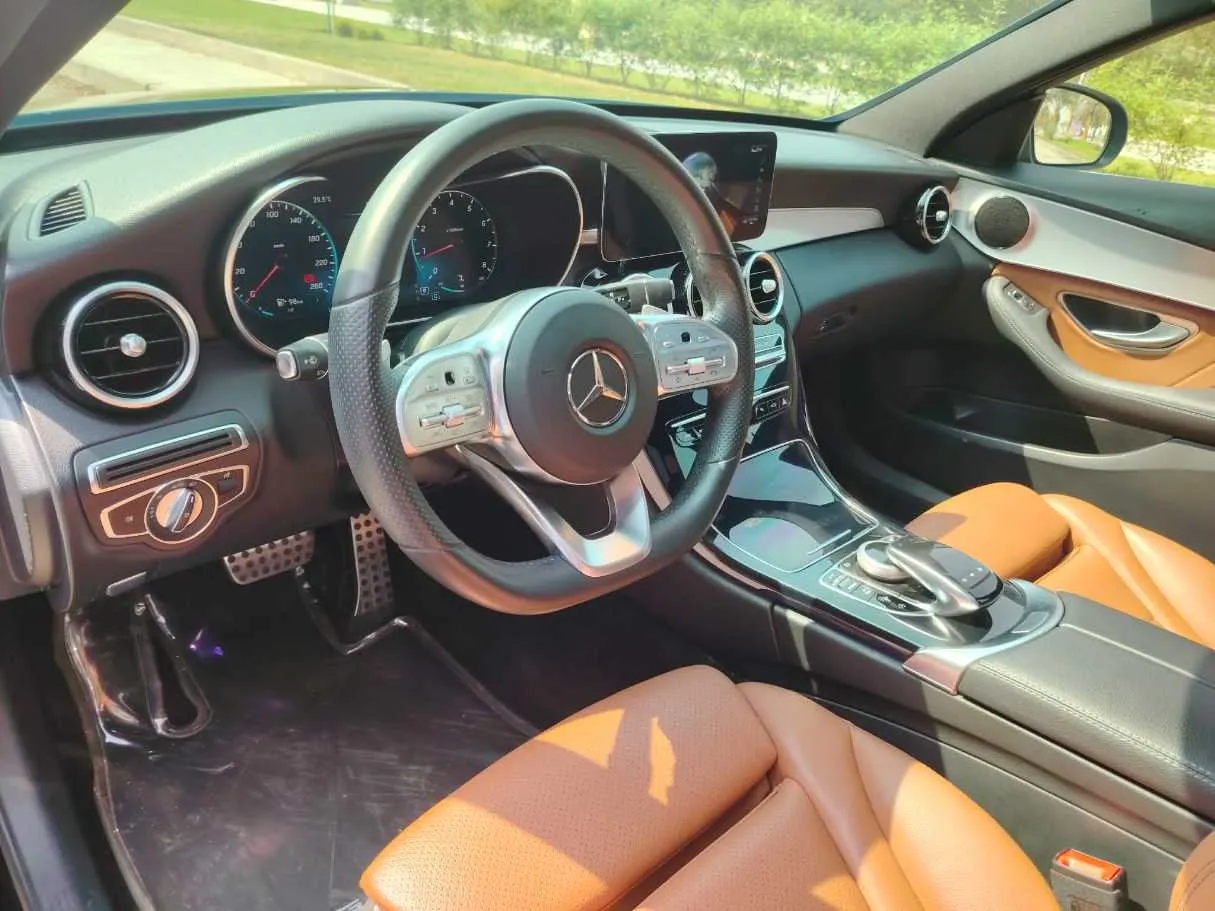 Car image 13