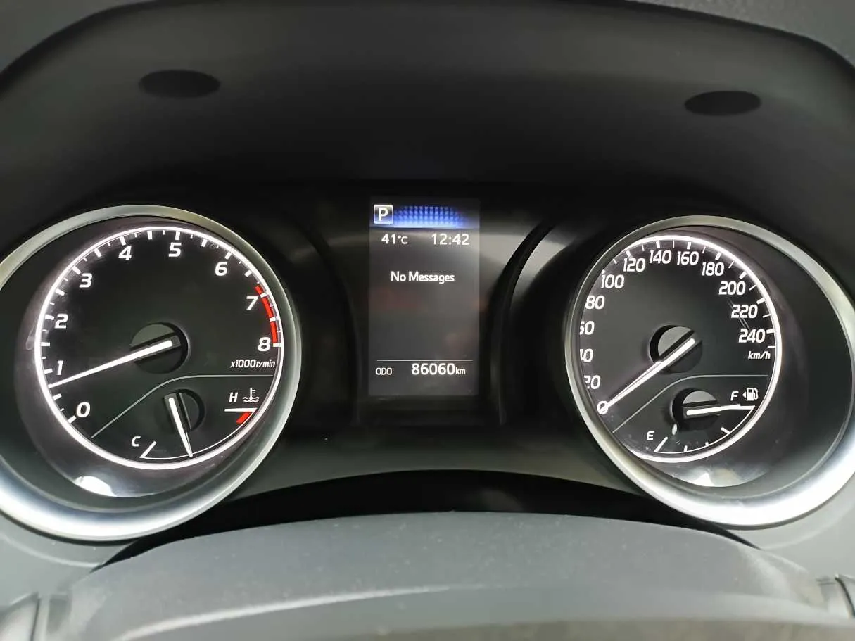 Car image 18