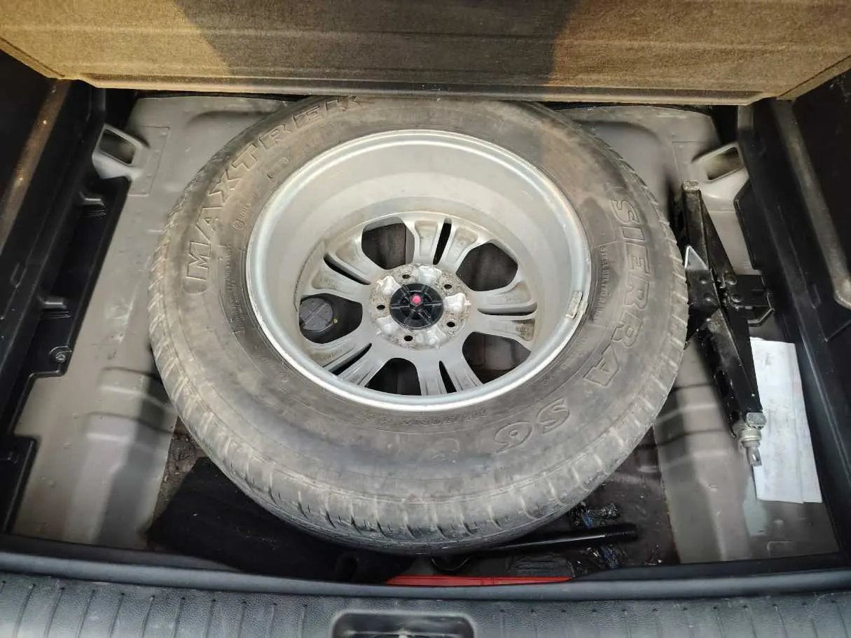 Car image 43