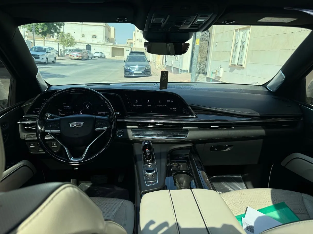 Car image 16