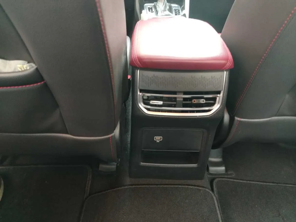 Car image 40