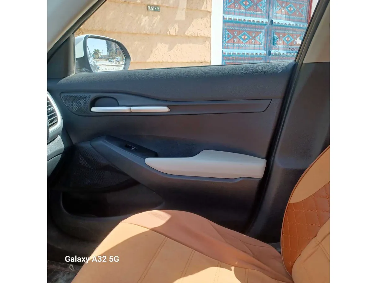 Car image 22