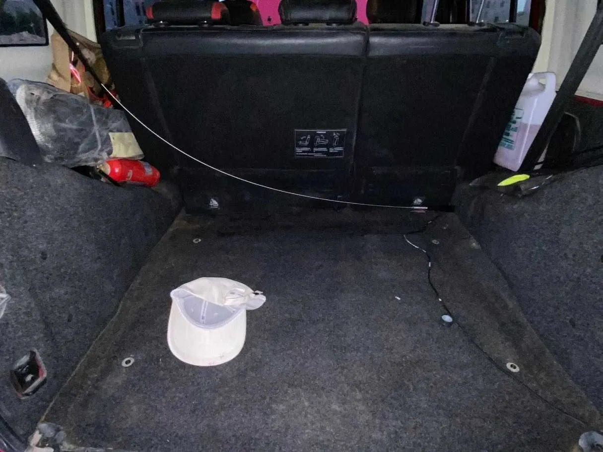 Car image 17