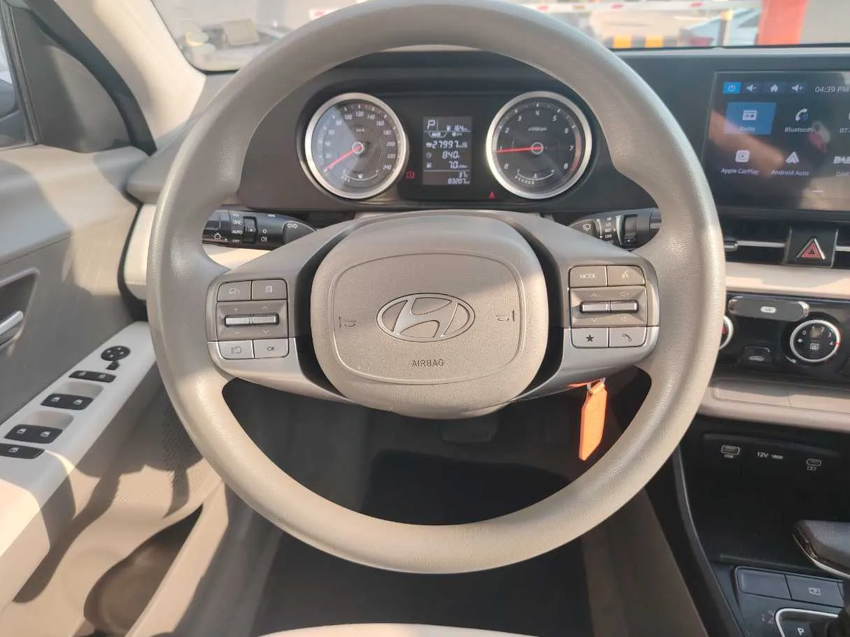 Car image 21