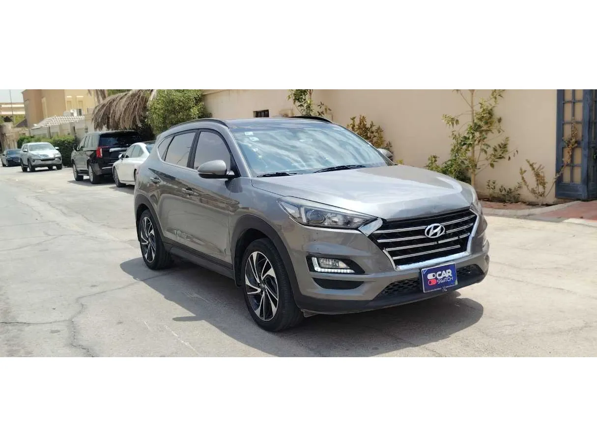 Car image 3
