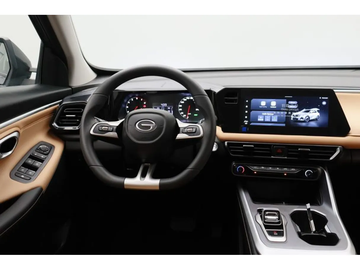 Car image 15