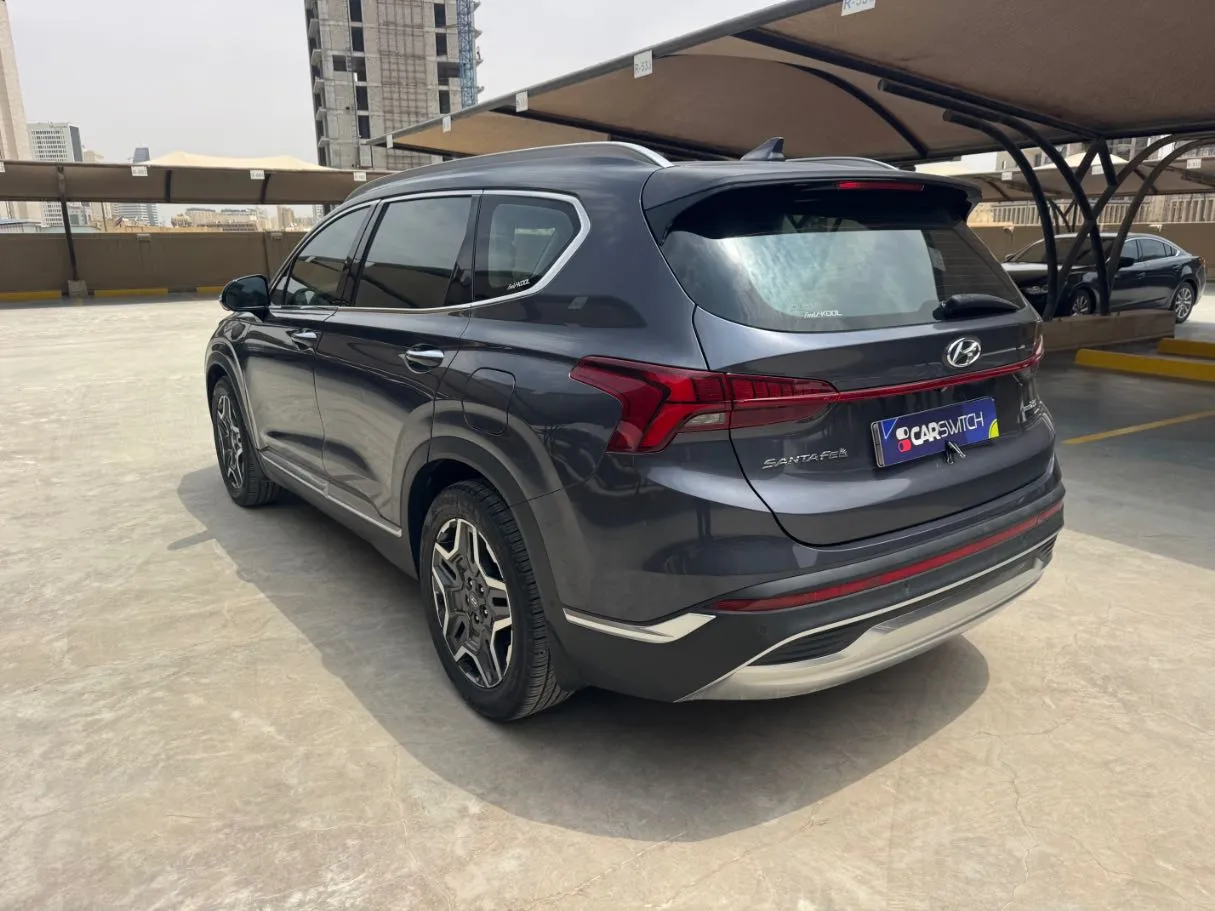 Car image 8