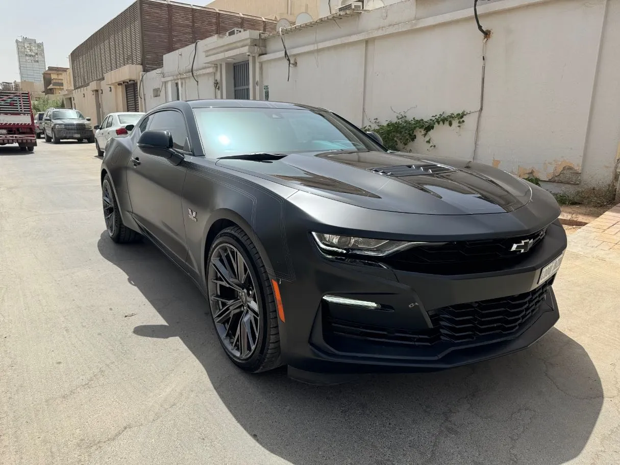 Car image 3