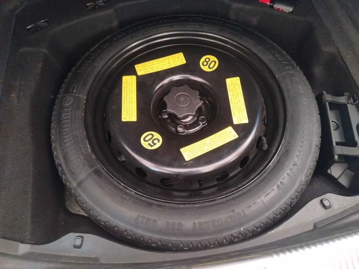Car image 46
