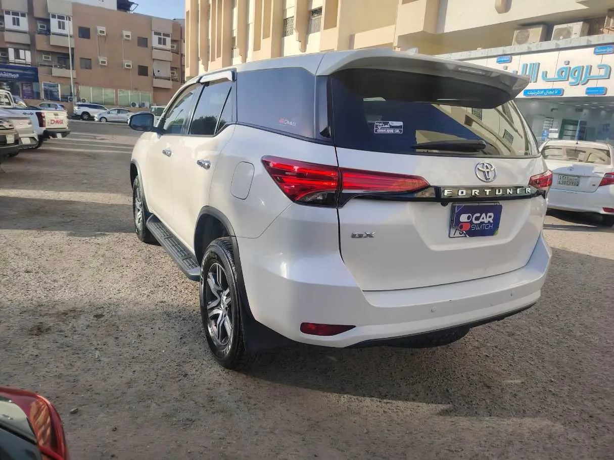 Car image 7