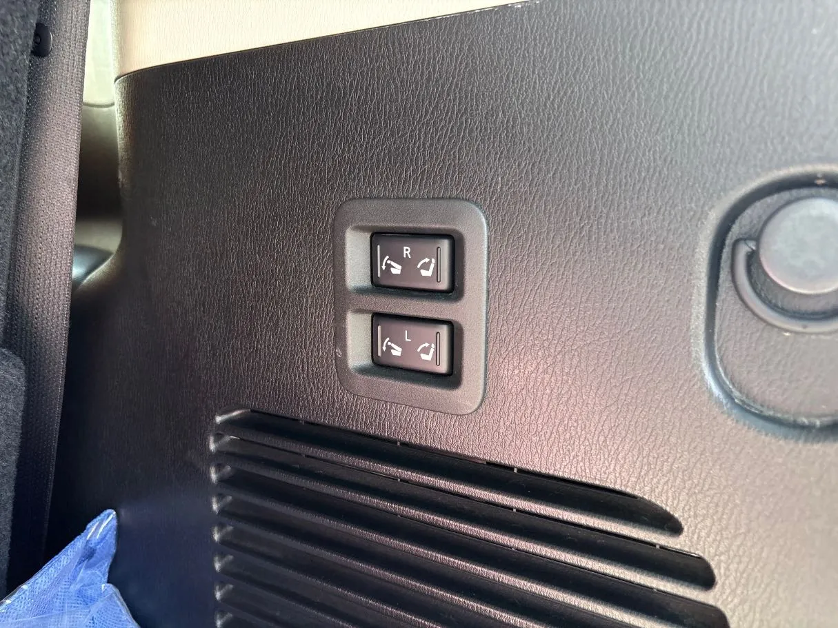 Car image 33