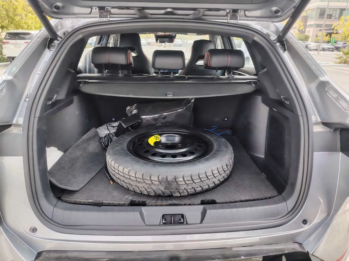 Car image 30