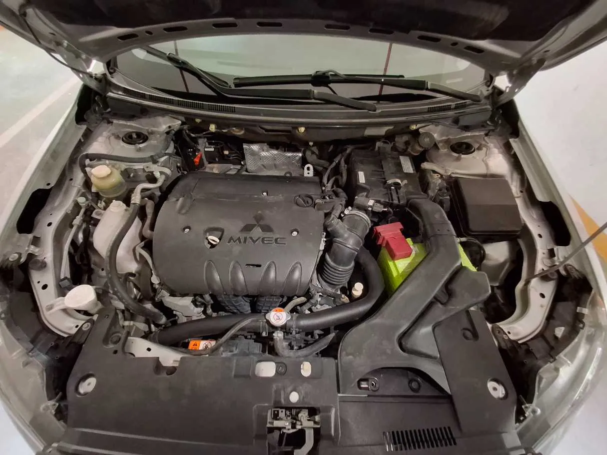 Car image 10