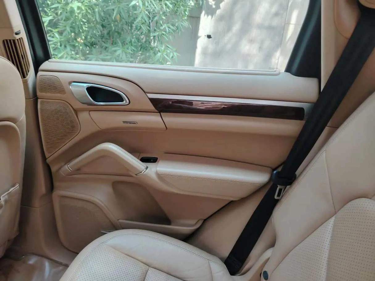 Car image 42