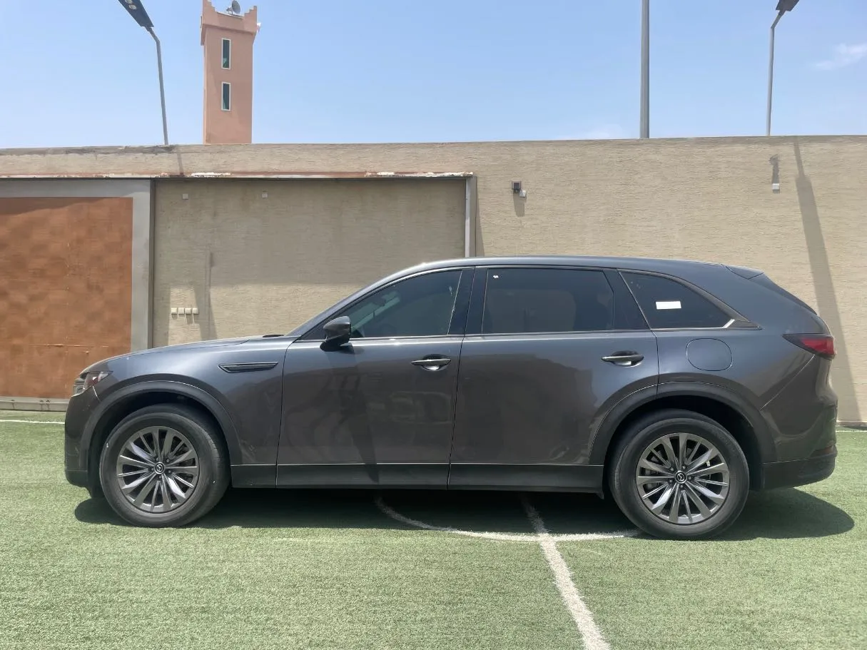 Car image 8