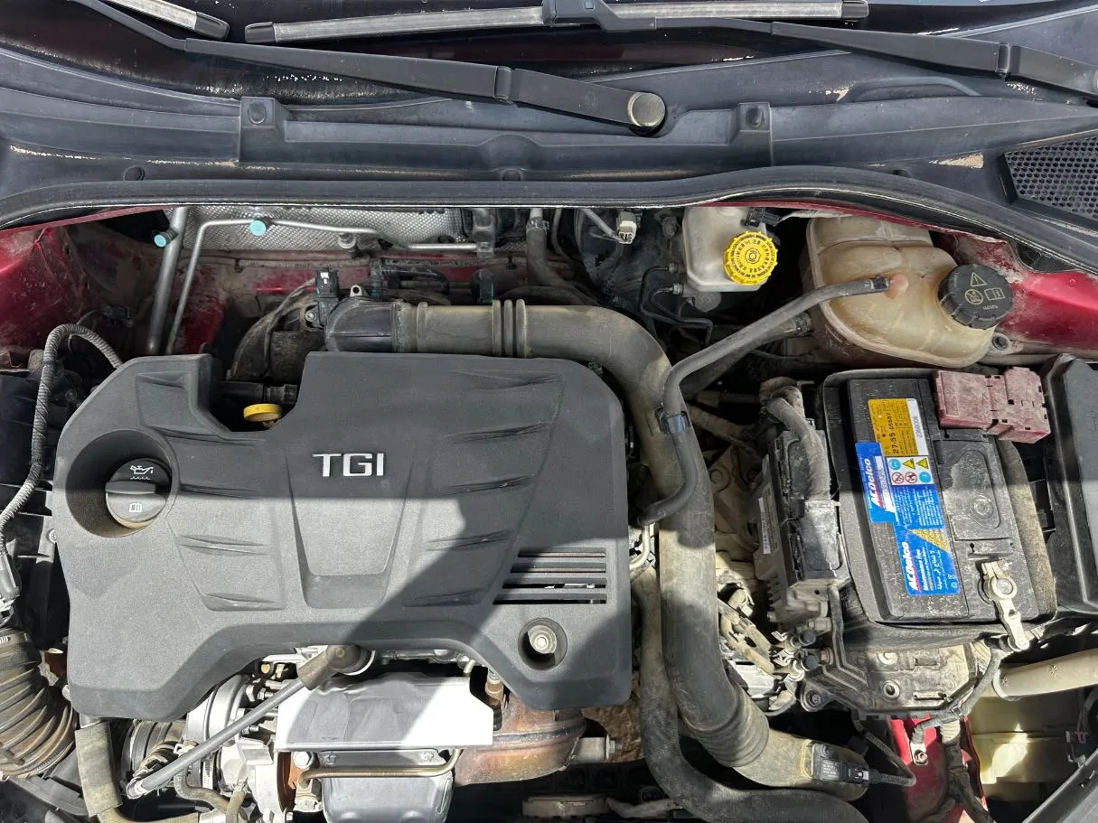 Car image 27