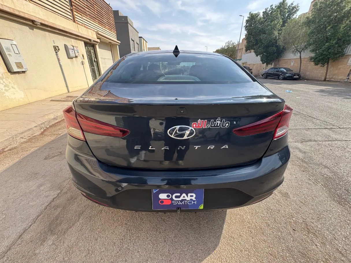 Car image 6