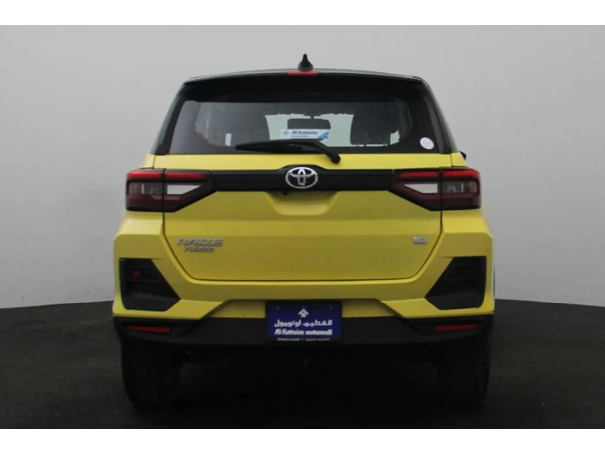 Car image 12