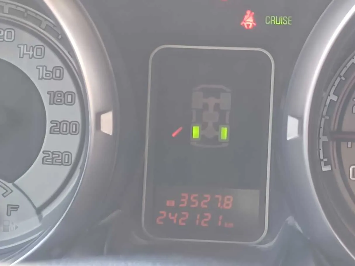 Car image 17