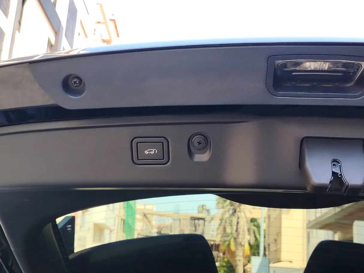 Car image 37