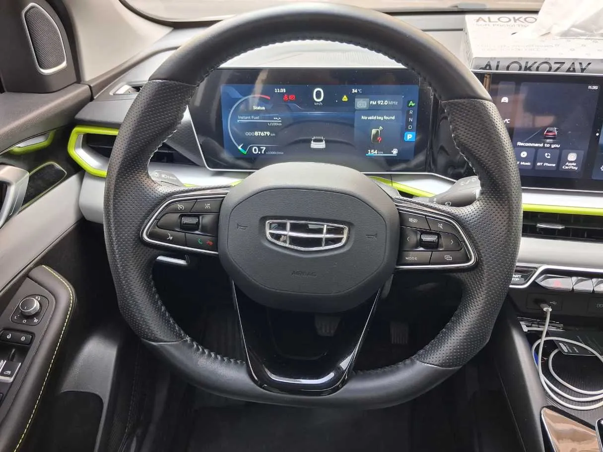 Car image 17