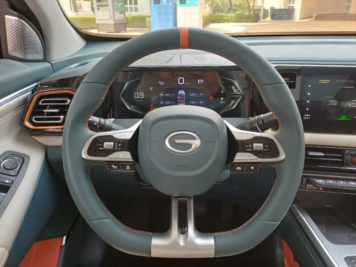 Car image 14