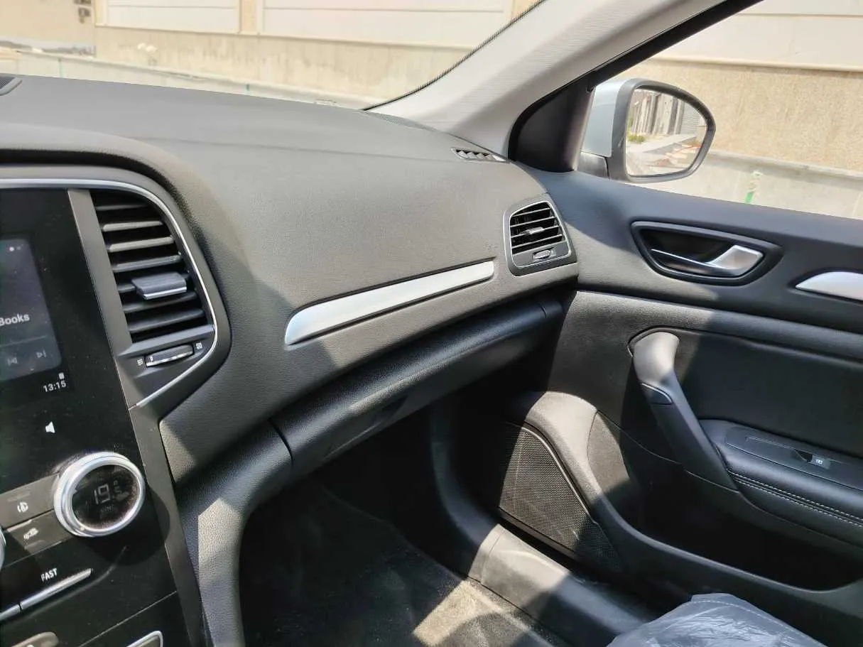 Car image 22