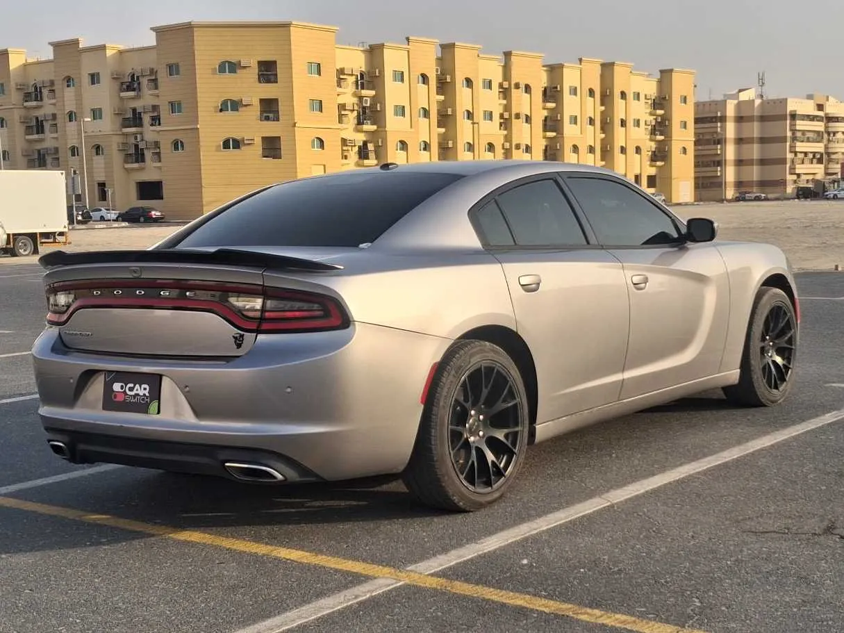Car image 5