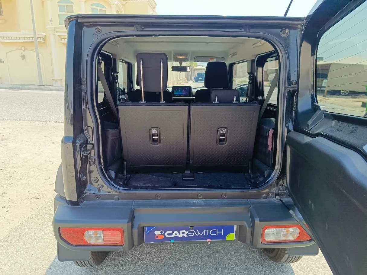 Car image 23
