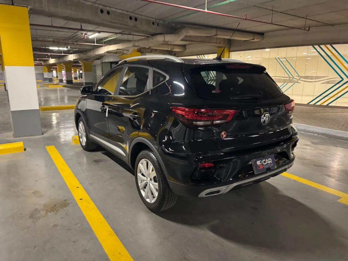 Car image 7