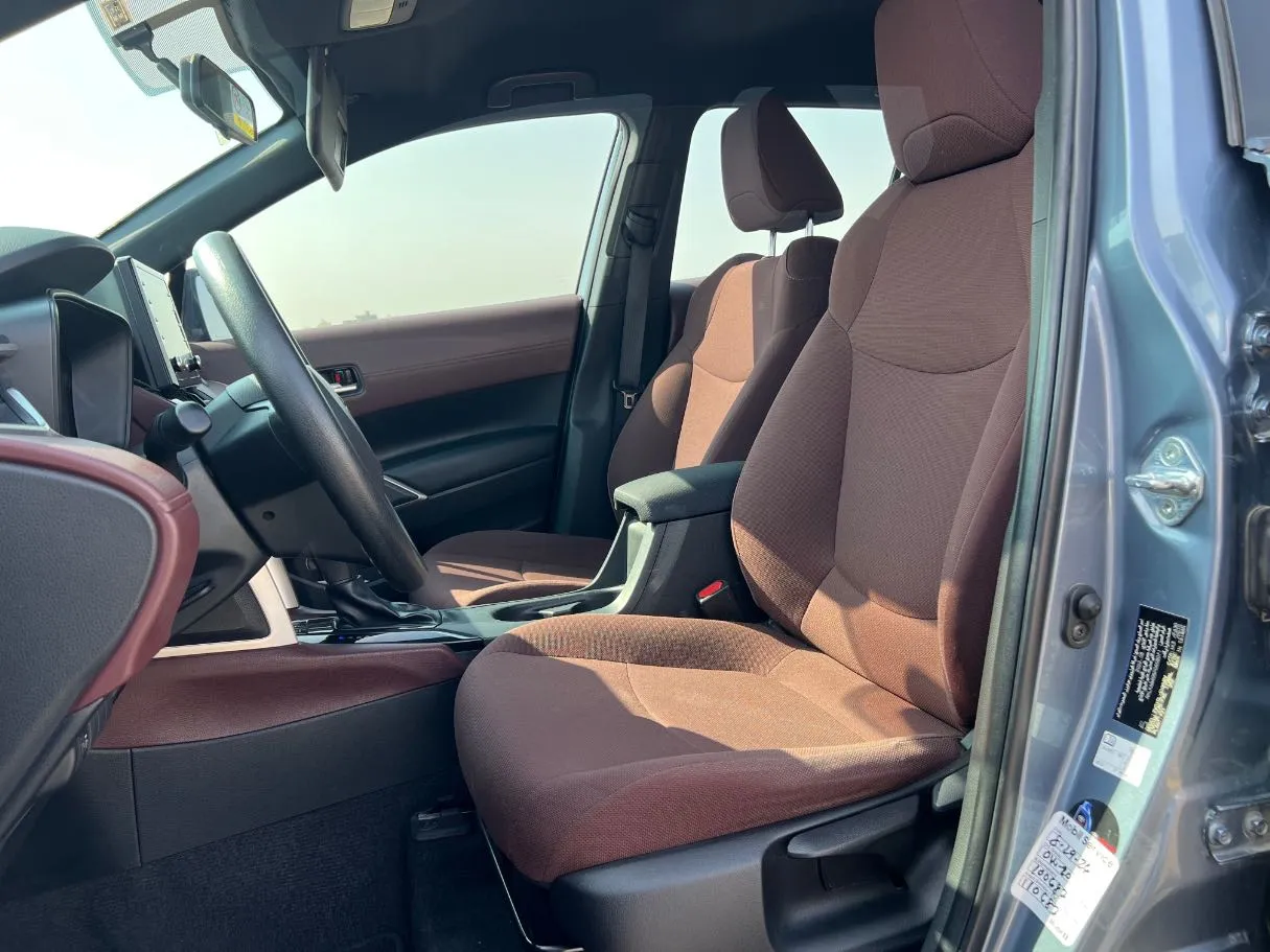 Car image 11