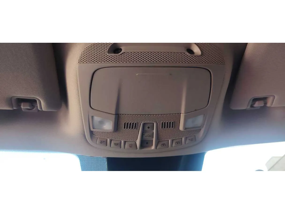 Car image 26