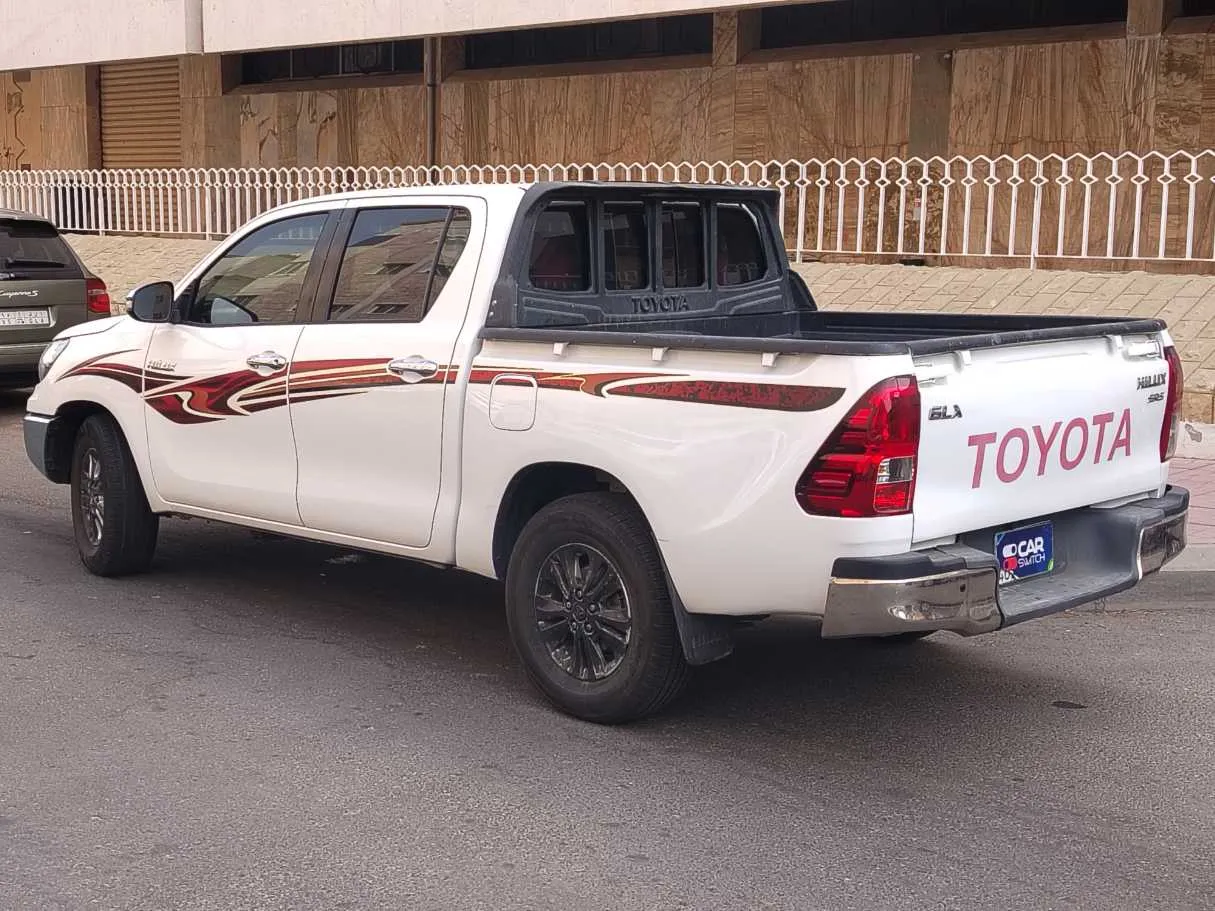 Car image 8