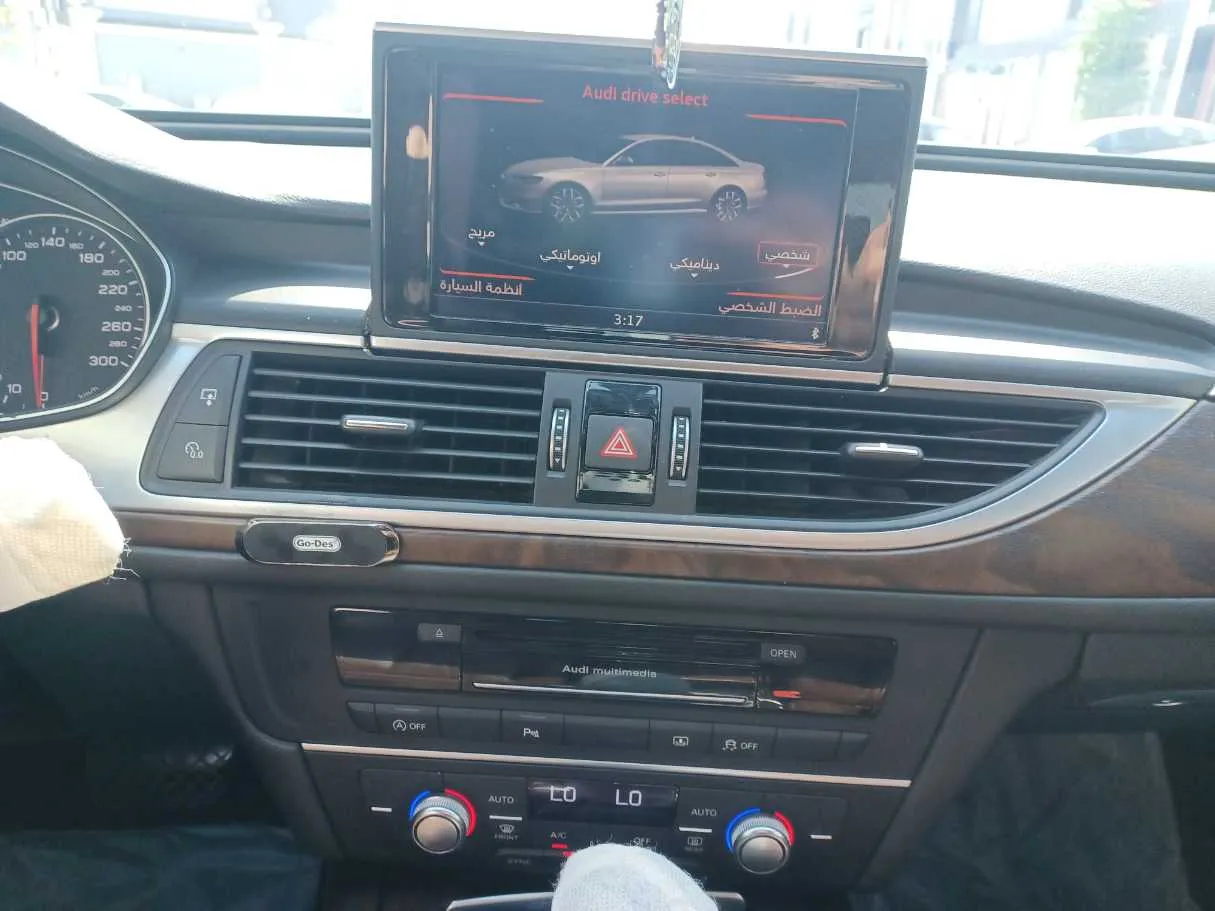 Car image 13