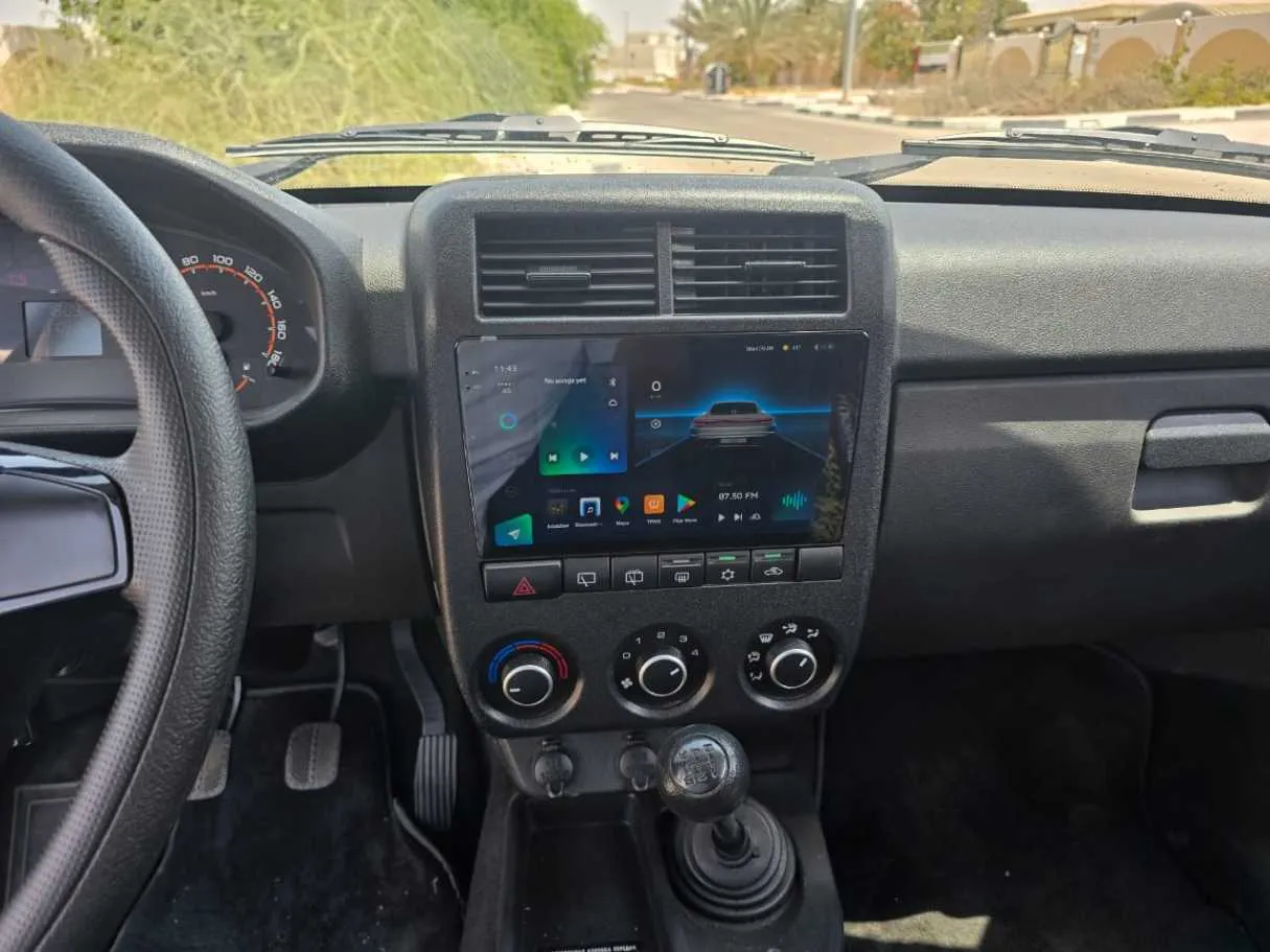 Car image 17