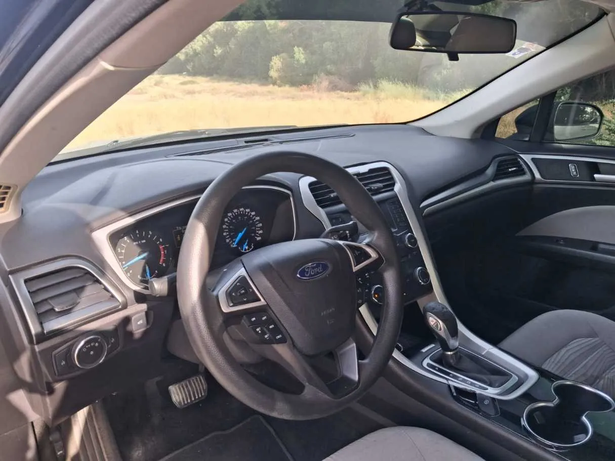 Car image 7