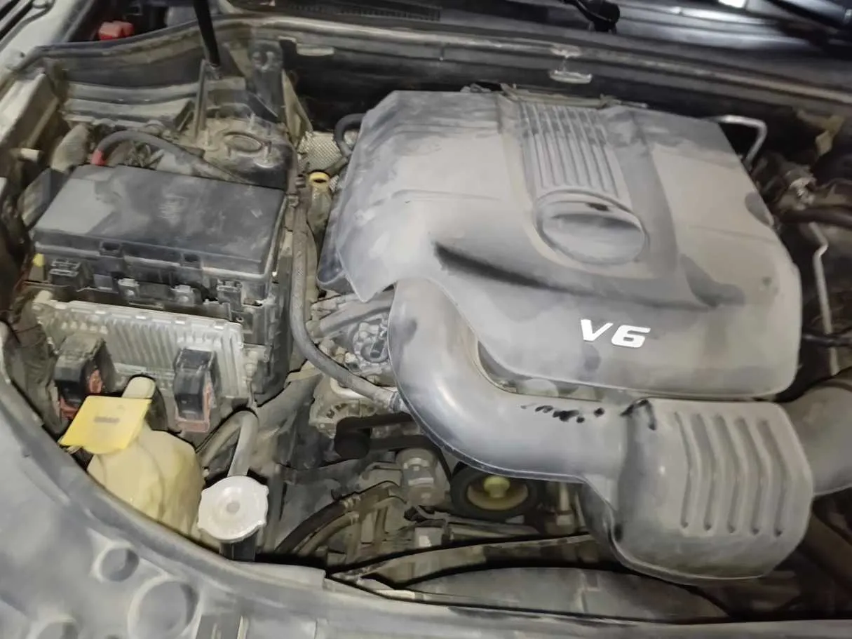 Car image 32