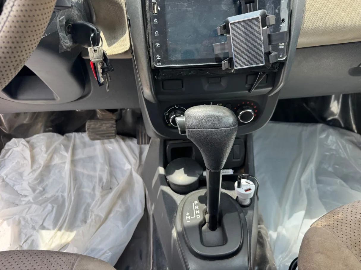 Car image 15